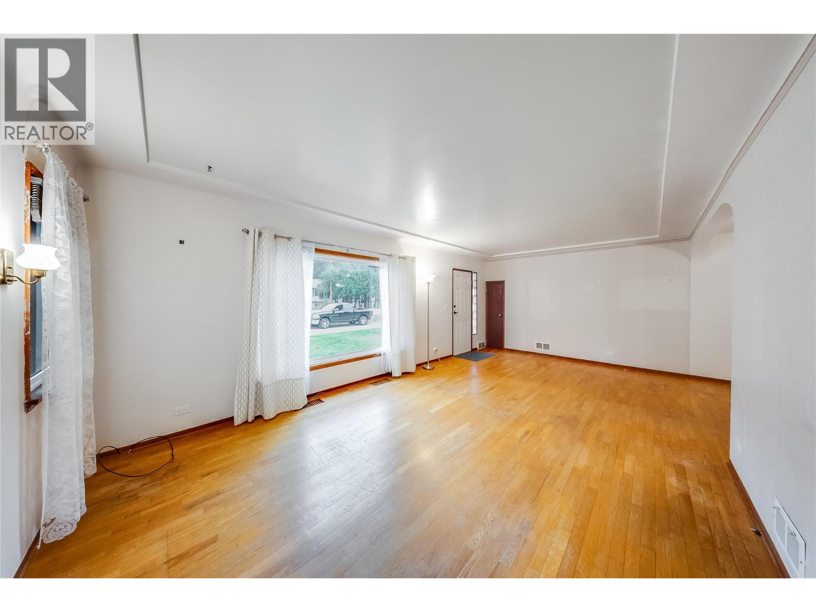 735 10th Avenue - 6