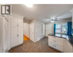 735 10th Avenue, Montrose, BC V0G1P0 Photo 14
