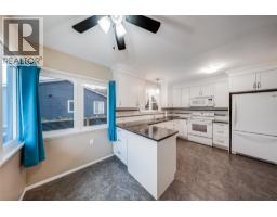 735 10th Avenue, Montrose, BC V0G1P0 Photo 10