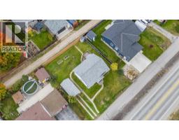 735 10th Avenue, Montrose, BC V0G1P0 Photo 44