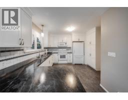 735 10th Avenue, Montrose, BC V0G1P0 Photo 13
