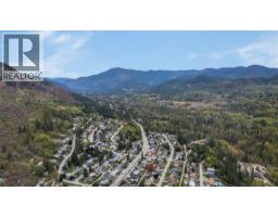 735 10th Avenue, Montrose, BC V0G1P0 Photo 46