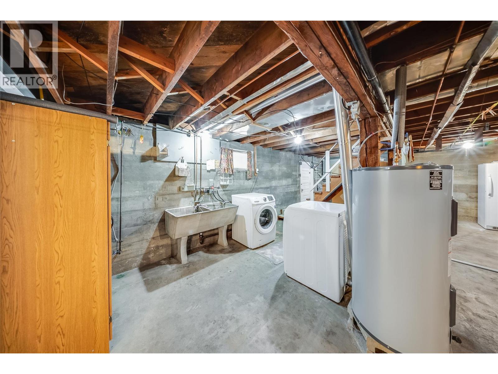 735 10th Avenue - Image 25
