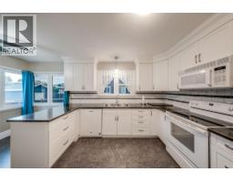 735 10th Avenue, Montrose, BC V0G1P0 Photo 9