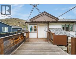 735 10th Avenue, Montrose, BC V0G1P0 Photo 30