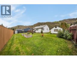 735 10th Avenue, Montrose, BC V0G1P0 Photo 37