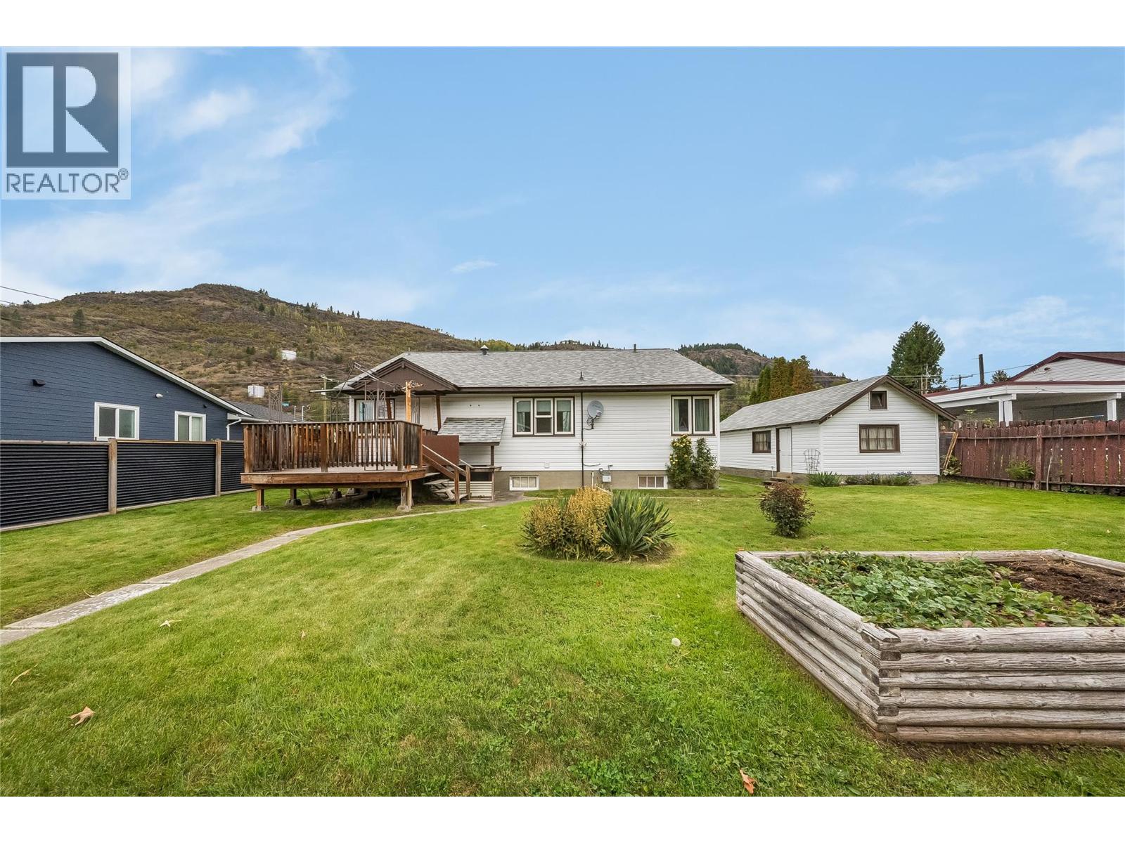 735 10th Avenue - Image 38