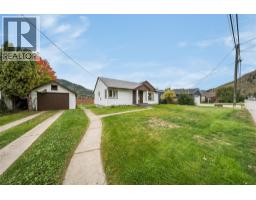 735 10th Avenue, Montrose, BC V0G1P0 Photo 41