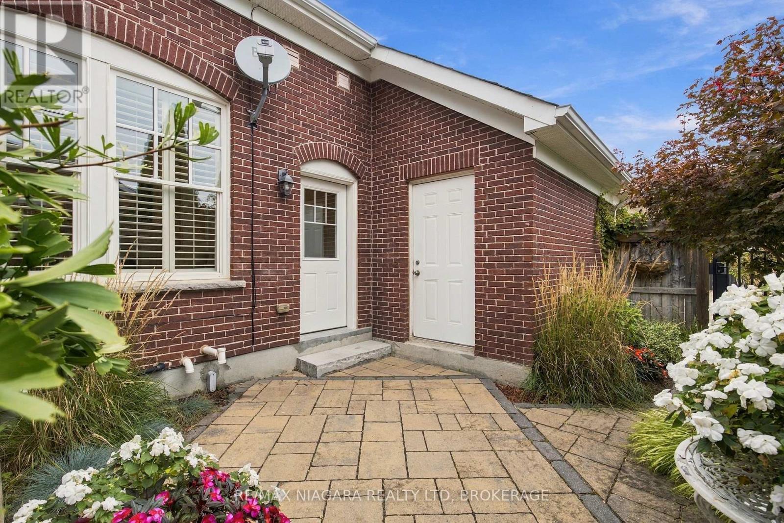 4 BLACKBIRD STREET - 8