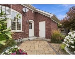 4 Blackbird Street, Niagara On The Lake, ON L0S1J0 Photo 8