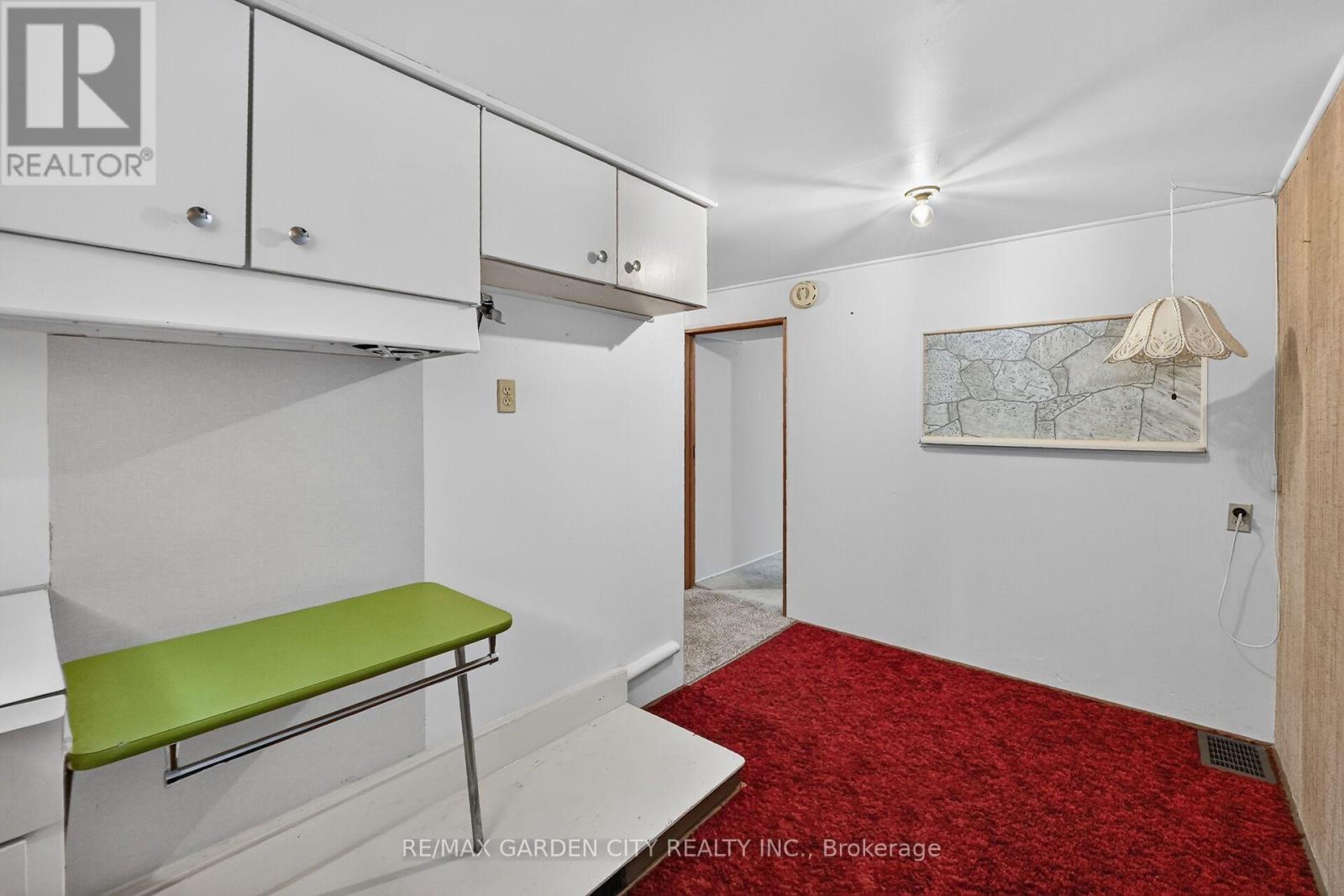 529 CARLTON STREET - Image 17