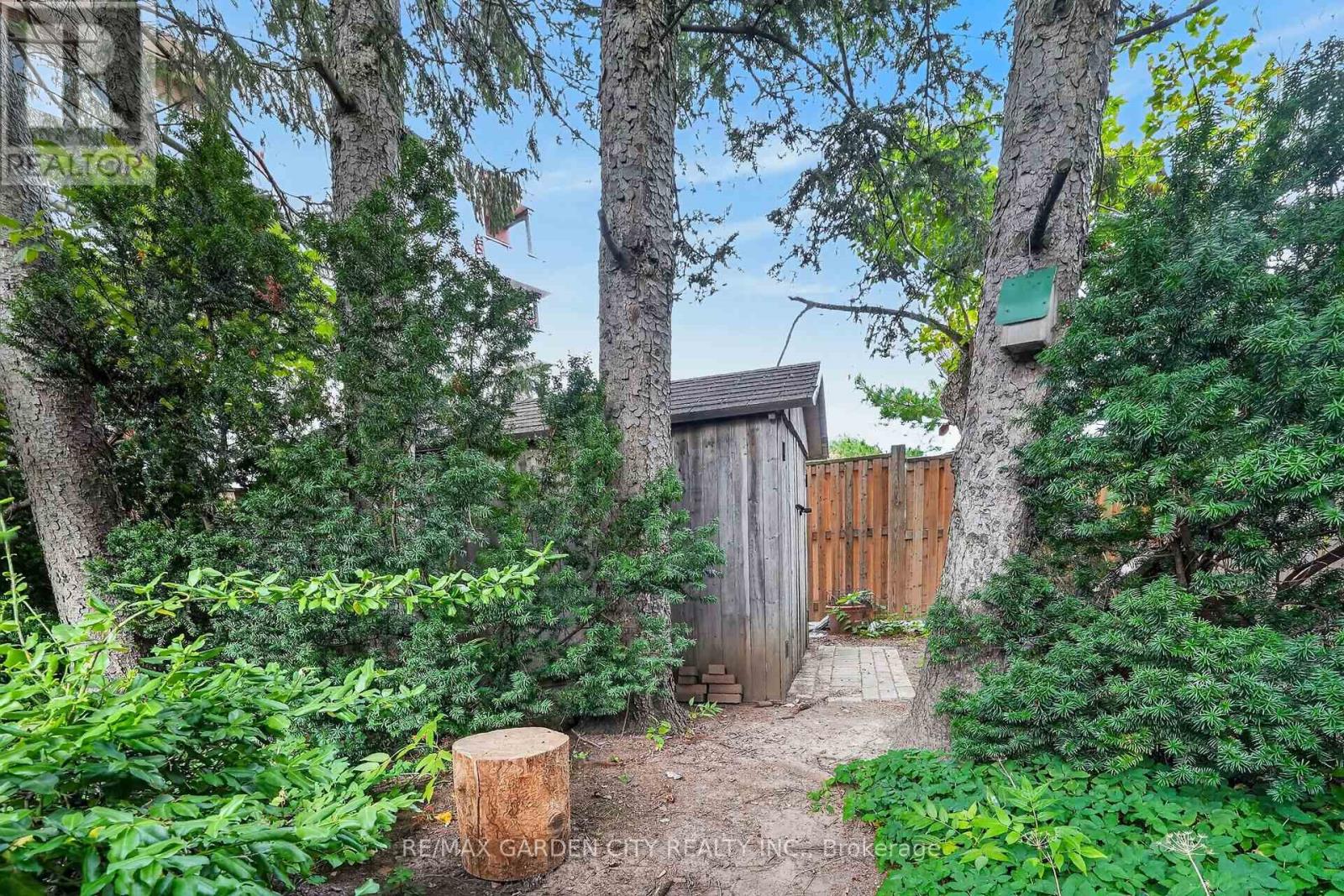 529 CARLTON STREET - Image 31