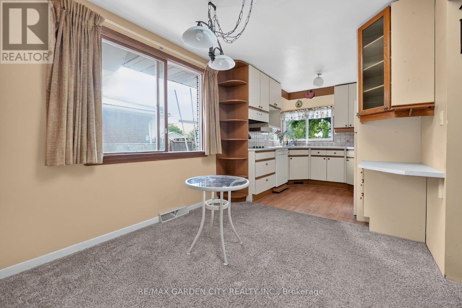 529 CARLTON STREET - 4