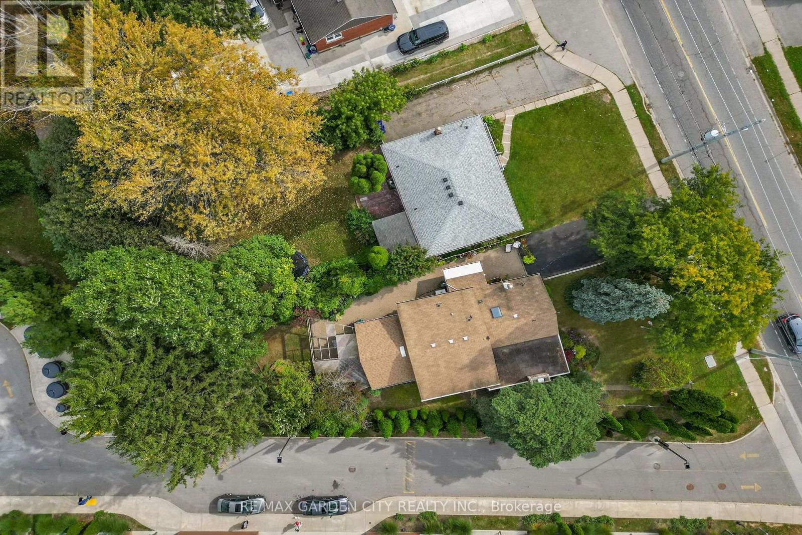 529 CARLTON STREET - Image 44