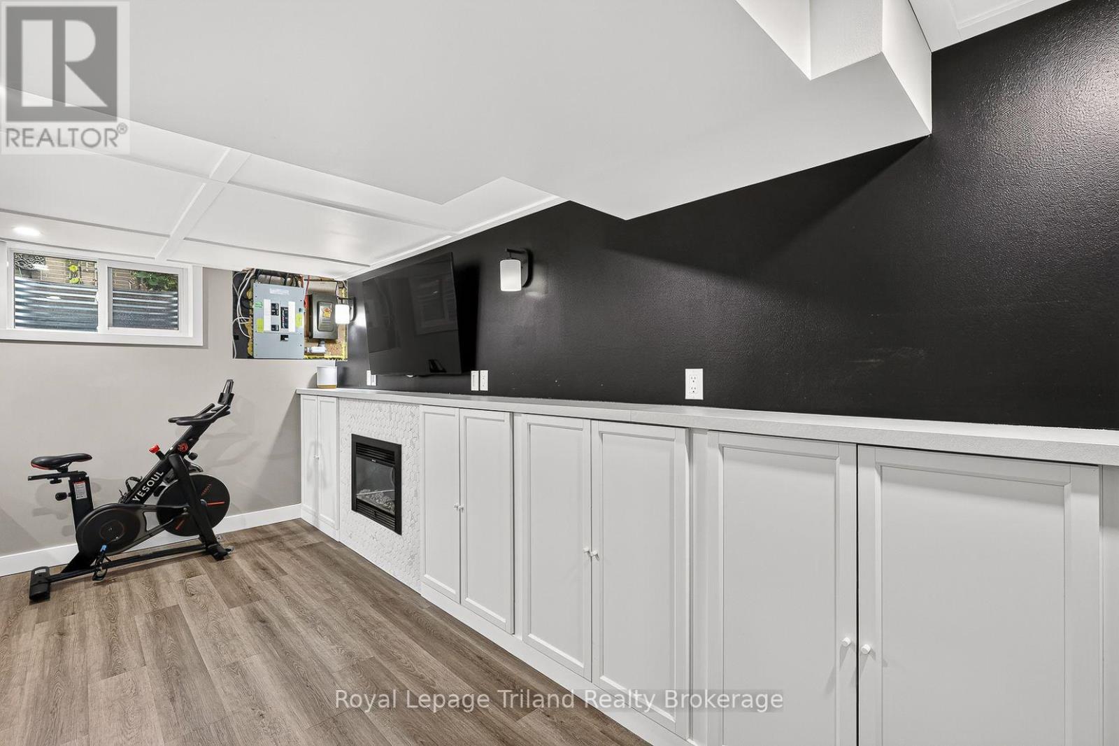 655 MILLER STREET - Image 32