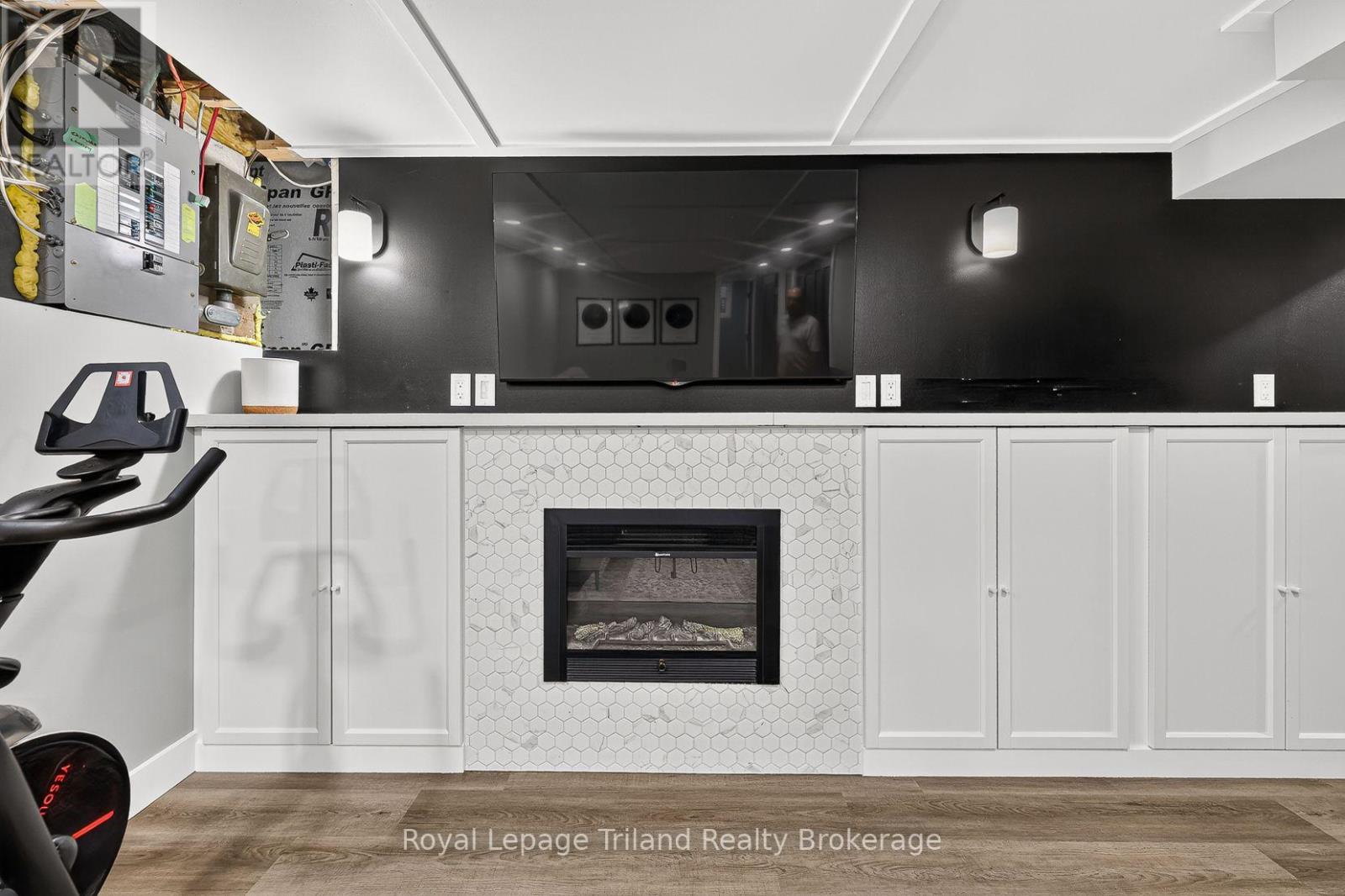 655 MILLER STREET - Image 33