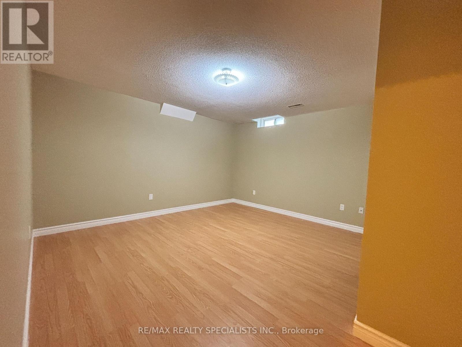 8 Yorkwood Trail — photo 26
