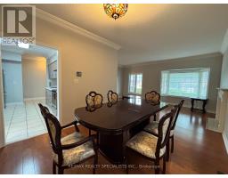 Living room - 8 Yorkwood Trail, Brampton, ON L6R3J3 Photo 9