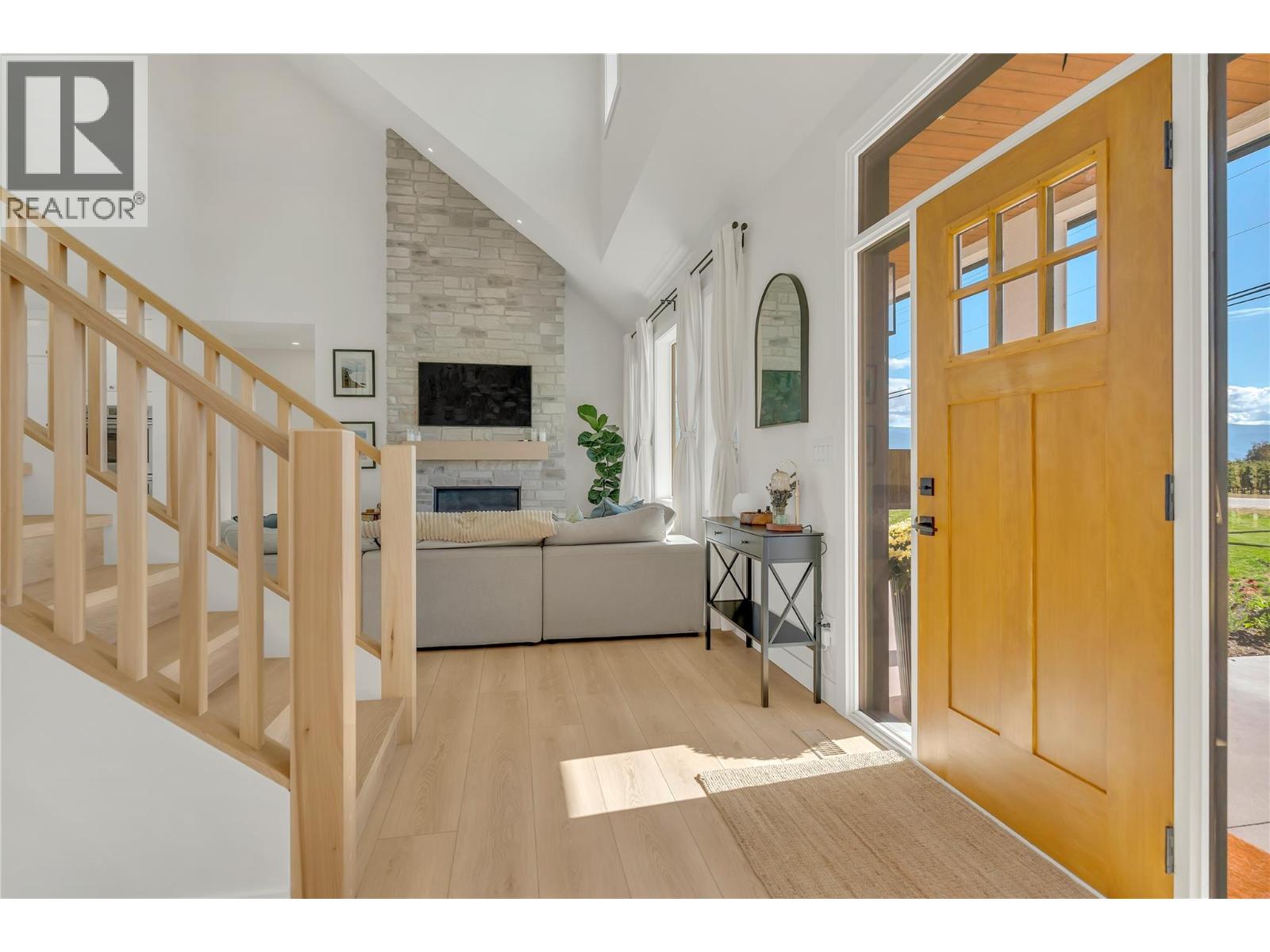 9294 JONES FLAT Road, Summerland