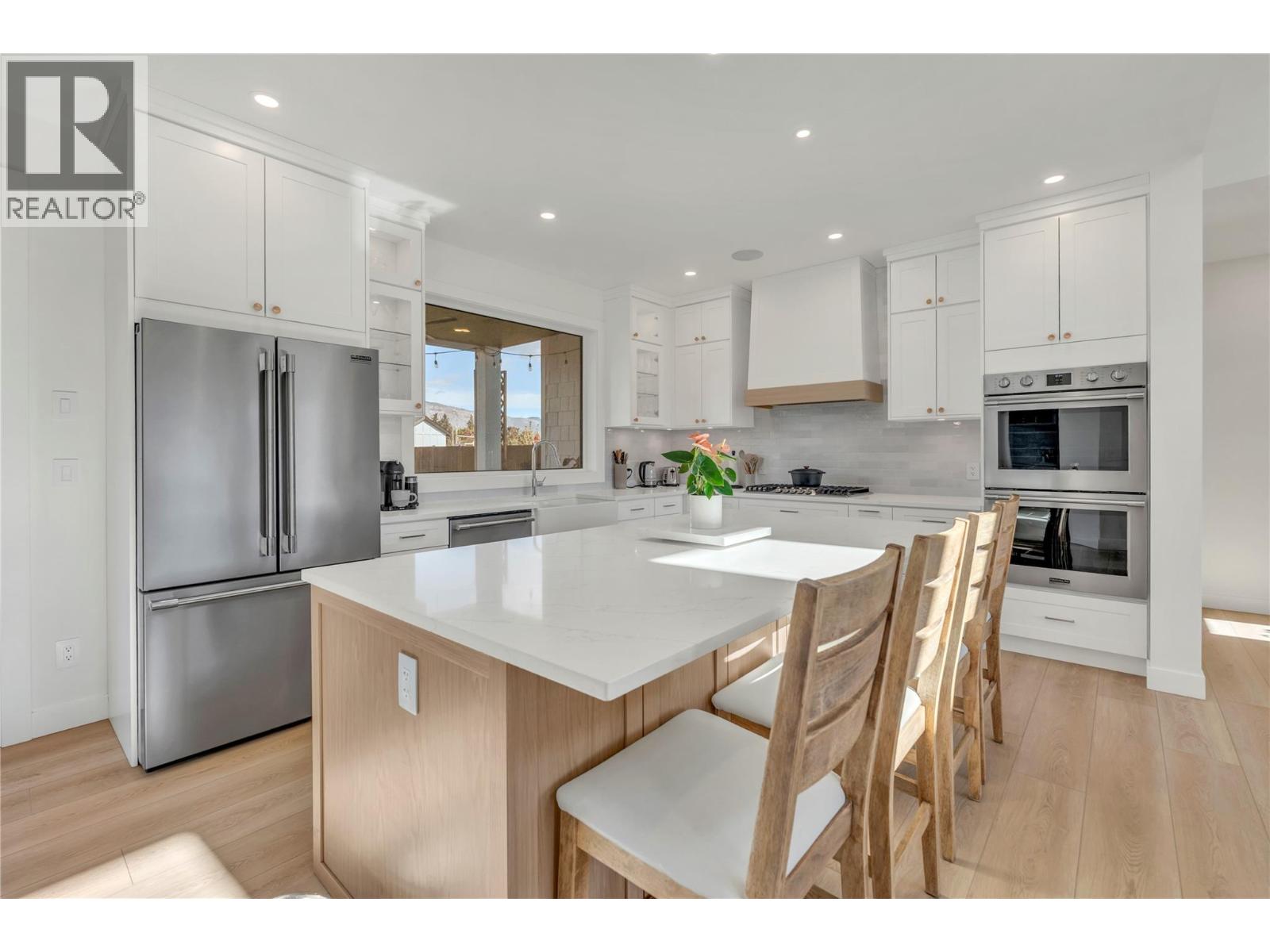 9294 JONES FLAT Road, Summerland