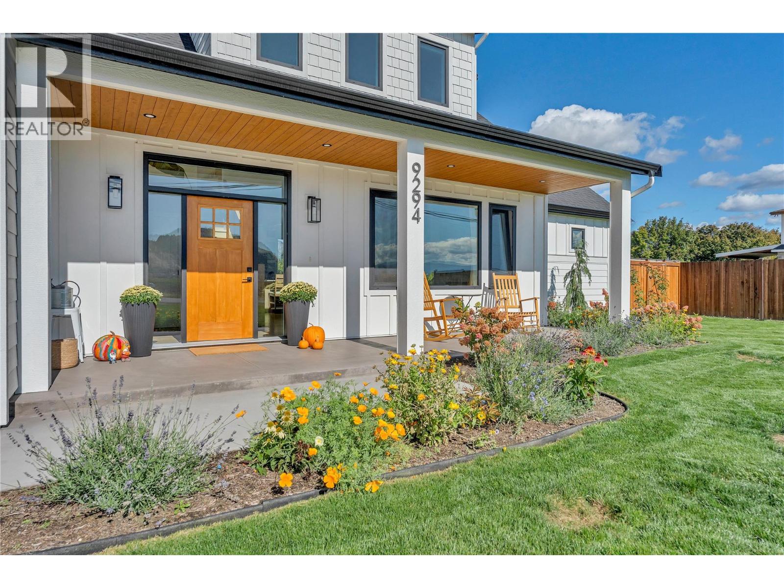 9294 JONES FLAT Road, Summerland