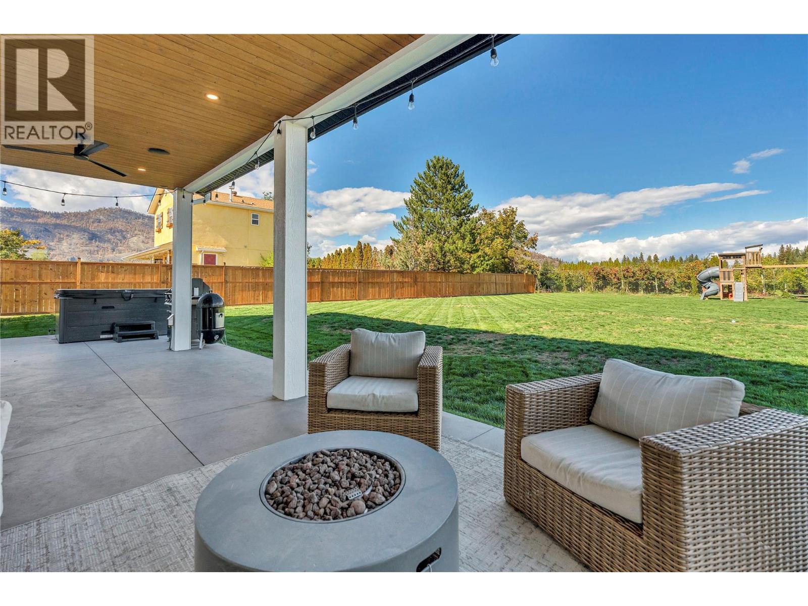 9294 JONES FLAT Road, Summerland