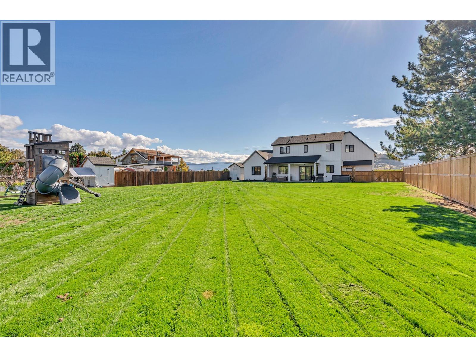 9294 JONES FLAT Road, Summerland