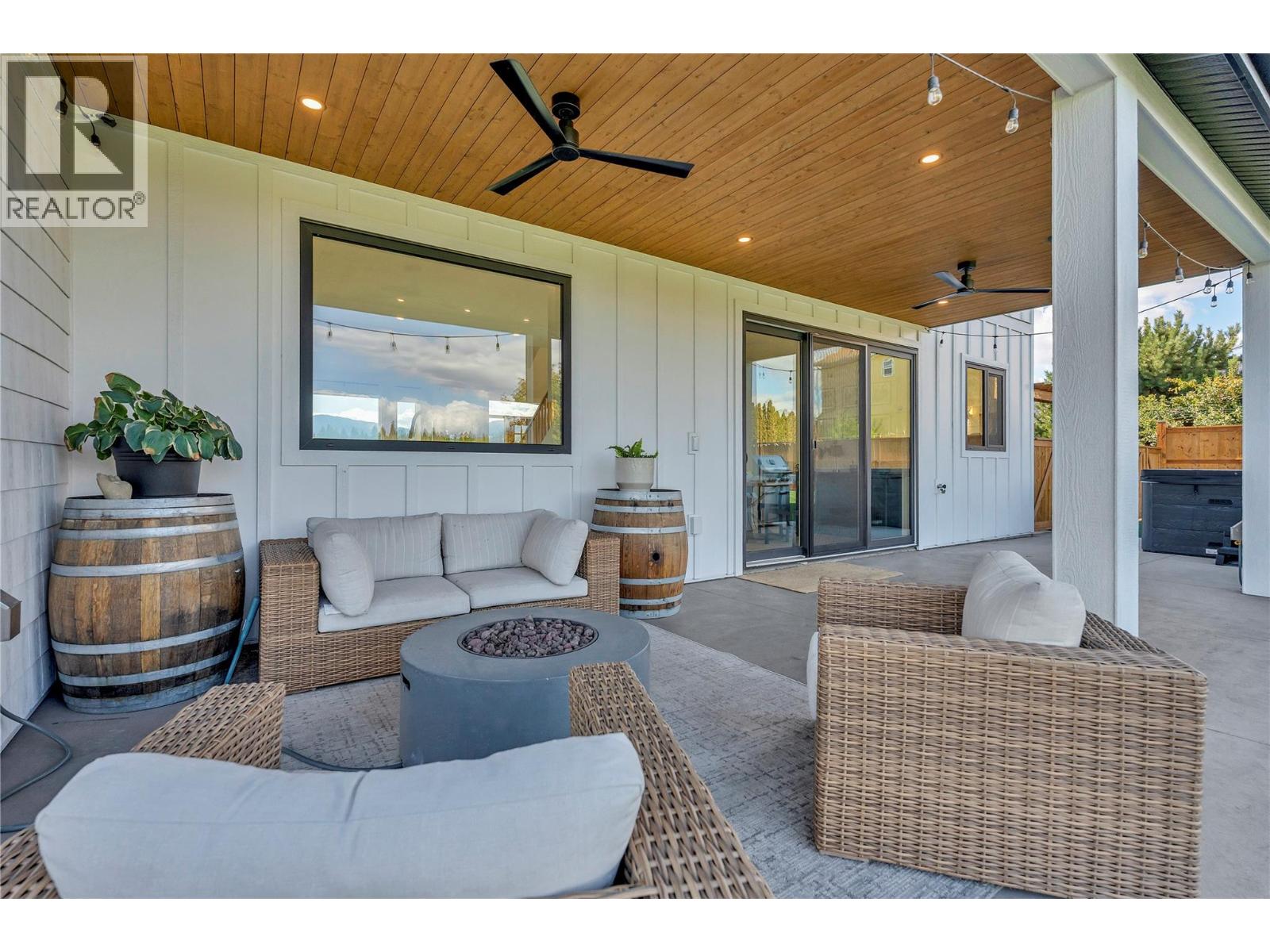 9294 JONES FLAT Road, Summerland