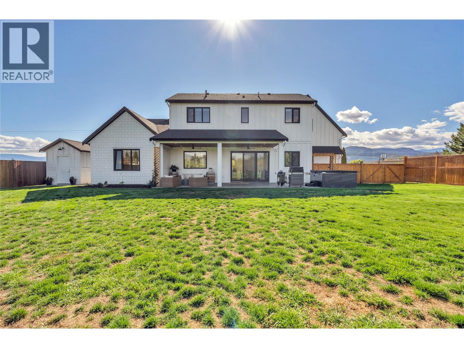 9294 JONES FLAT Road, Summerland