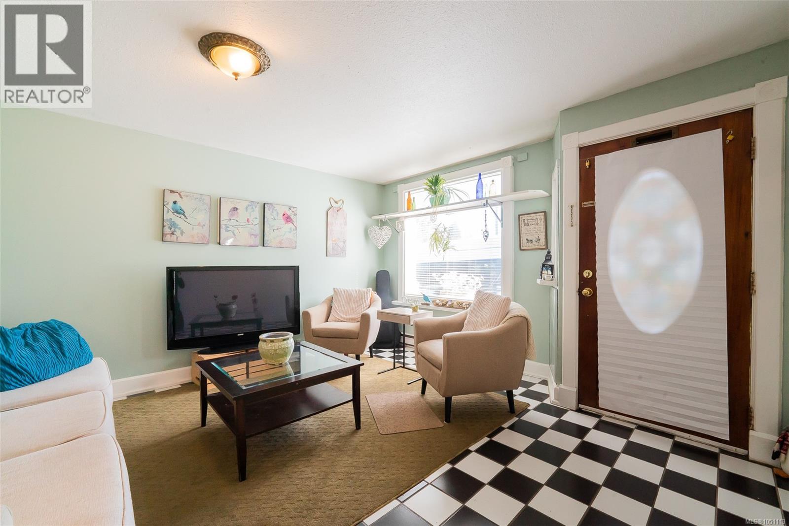 660 Albert St - Image 11