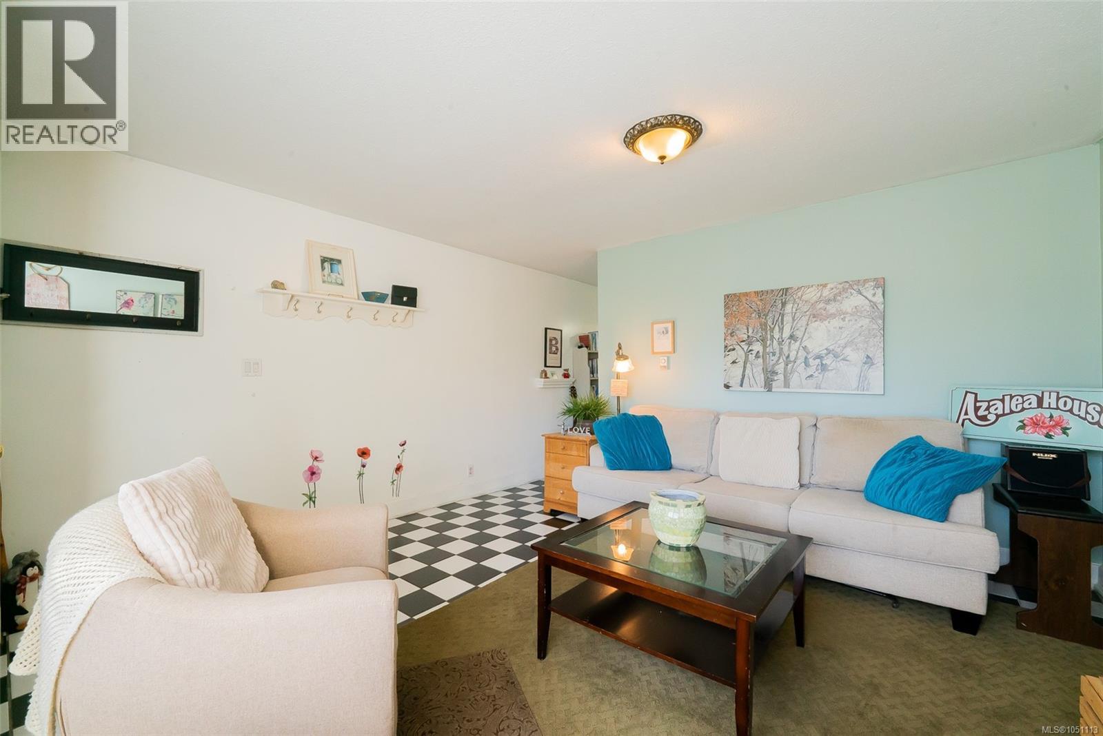 660 Albert St - 12