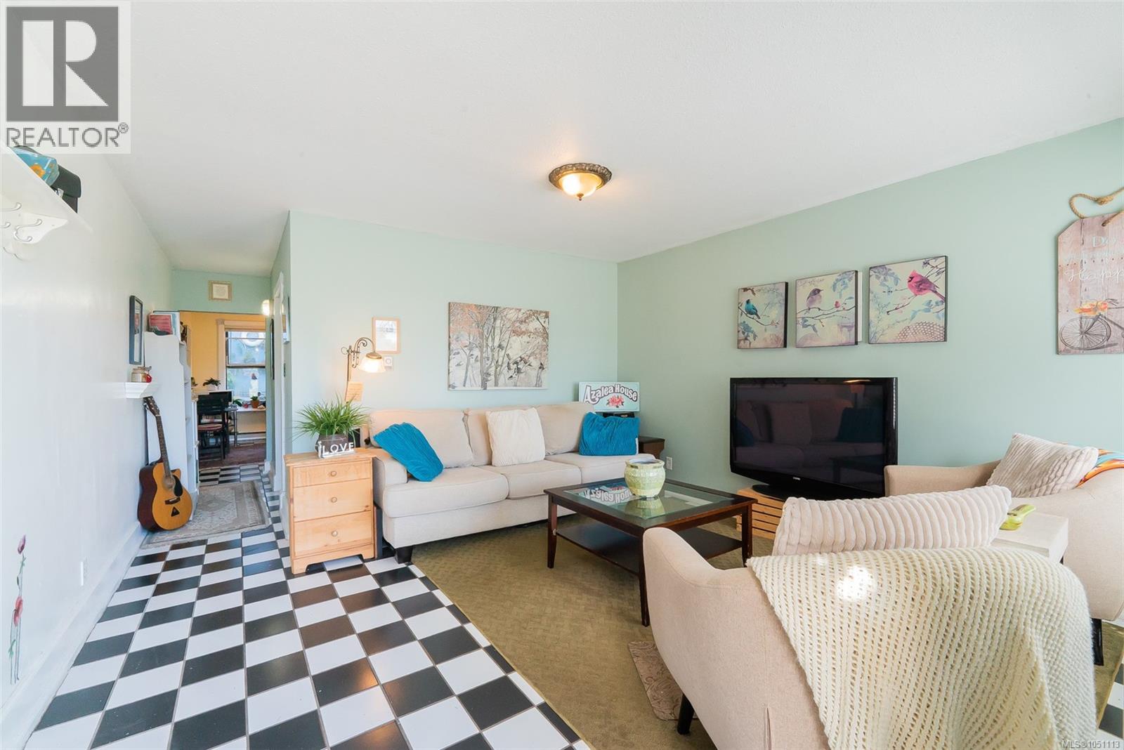660 Albert St - Image 13