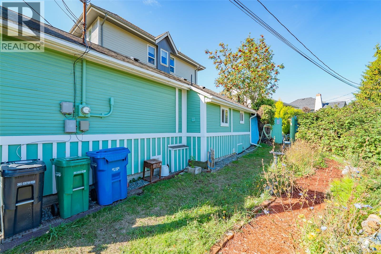 660 Albert St - Image 20