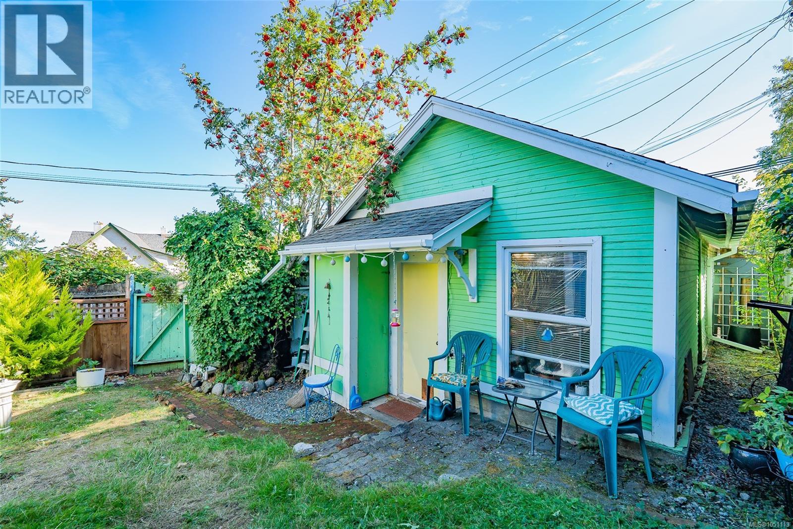 660 Albert St - Image 25