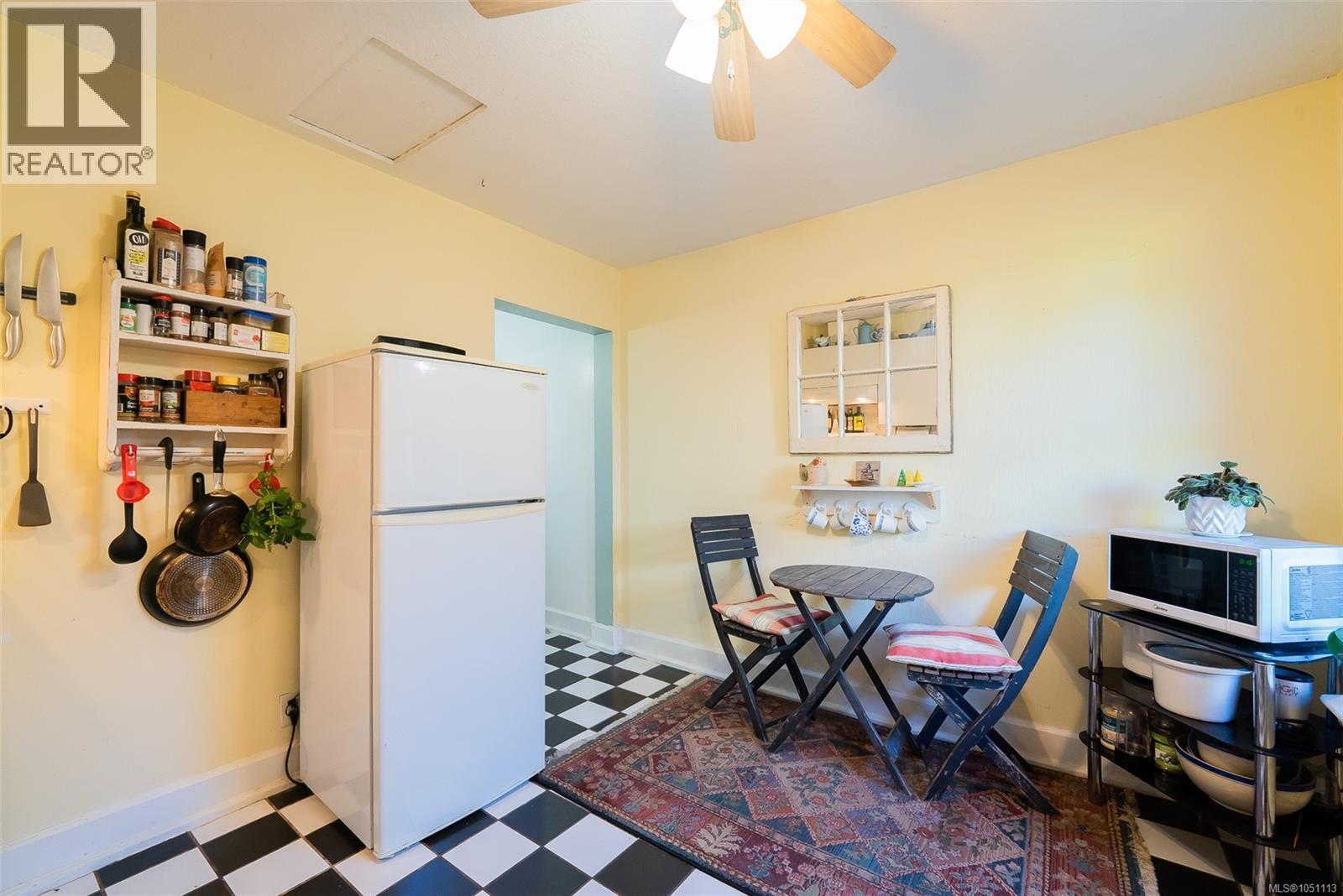 660 Albert St - 6