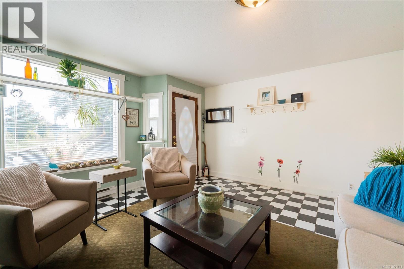 660 Albert St - 9