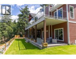 4006 Coachwood Close, Coldstream, BC V1B3Y4 Photo 13