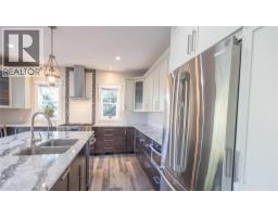 4006 Coachwood Close, Coldstream, BC V1B3Y4 Photo 35