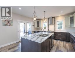 4006 Coachwood Close, Coldstream, BC V1B3Y4 Photo 36