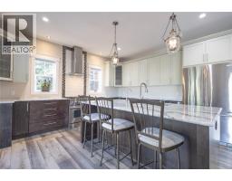 4006 Coachwood Close, Coldstream, BC V1B3Y4 Photo 32