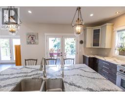 4006 Coachwood Close, Coldstream, BC V1B3Y4 Photo 38