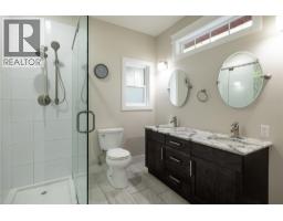 4006 Coachwood Close, Coldstream, BC V1B3Y4 Photo 47