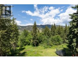4006 Coachwood Close, Coldstream, BC V1B3Y4 Photo 40