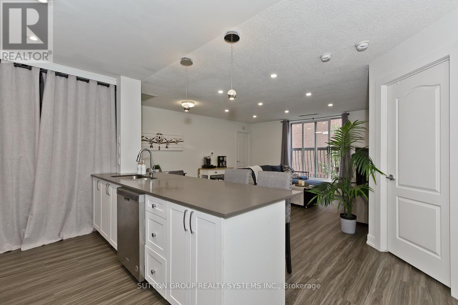 #311 4198 DUNDAS STREET W - 10