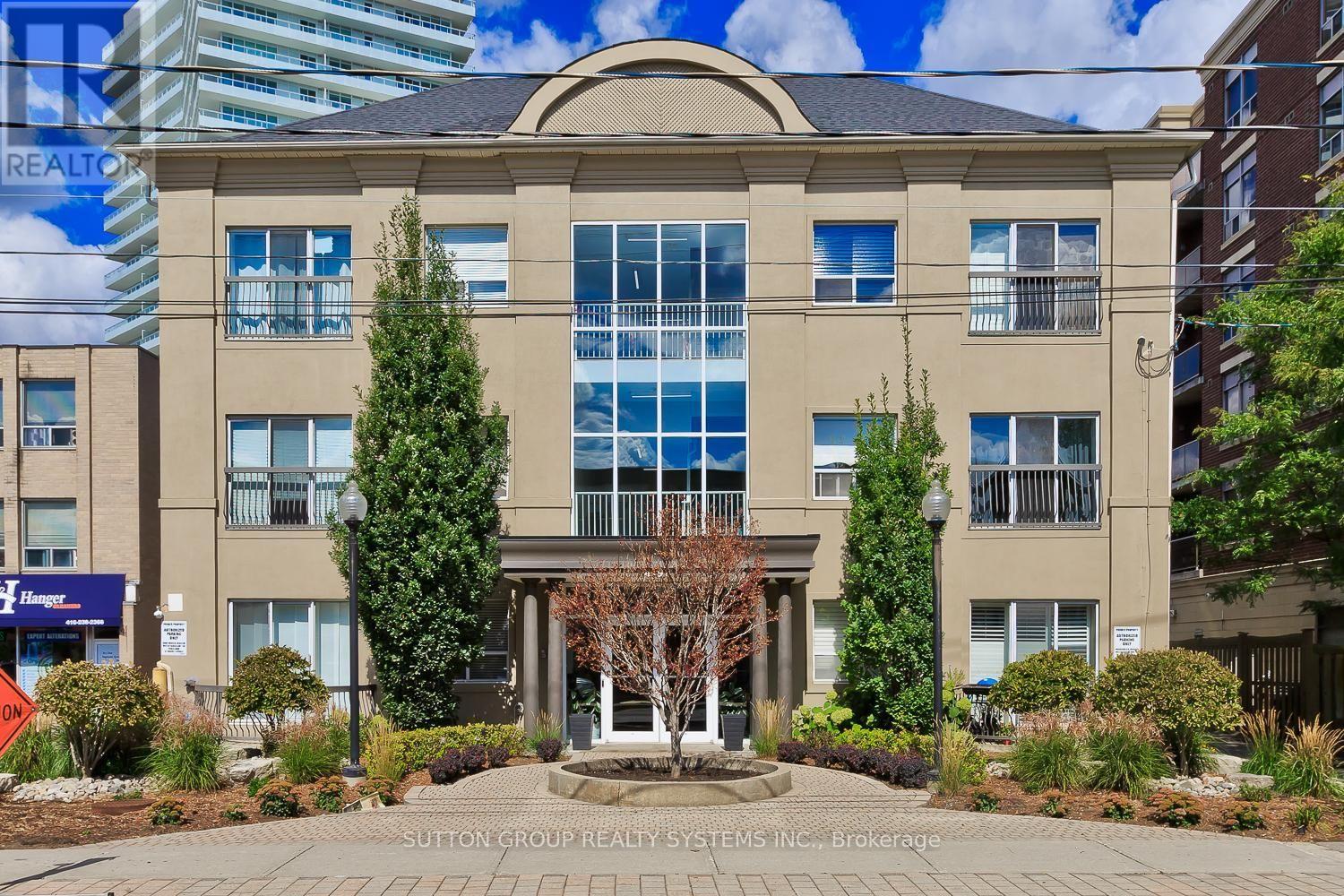 Photo of 4198 Dundas Street