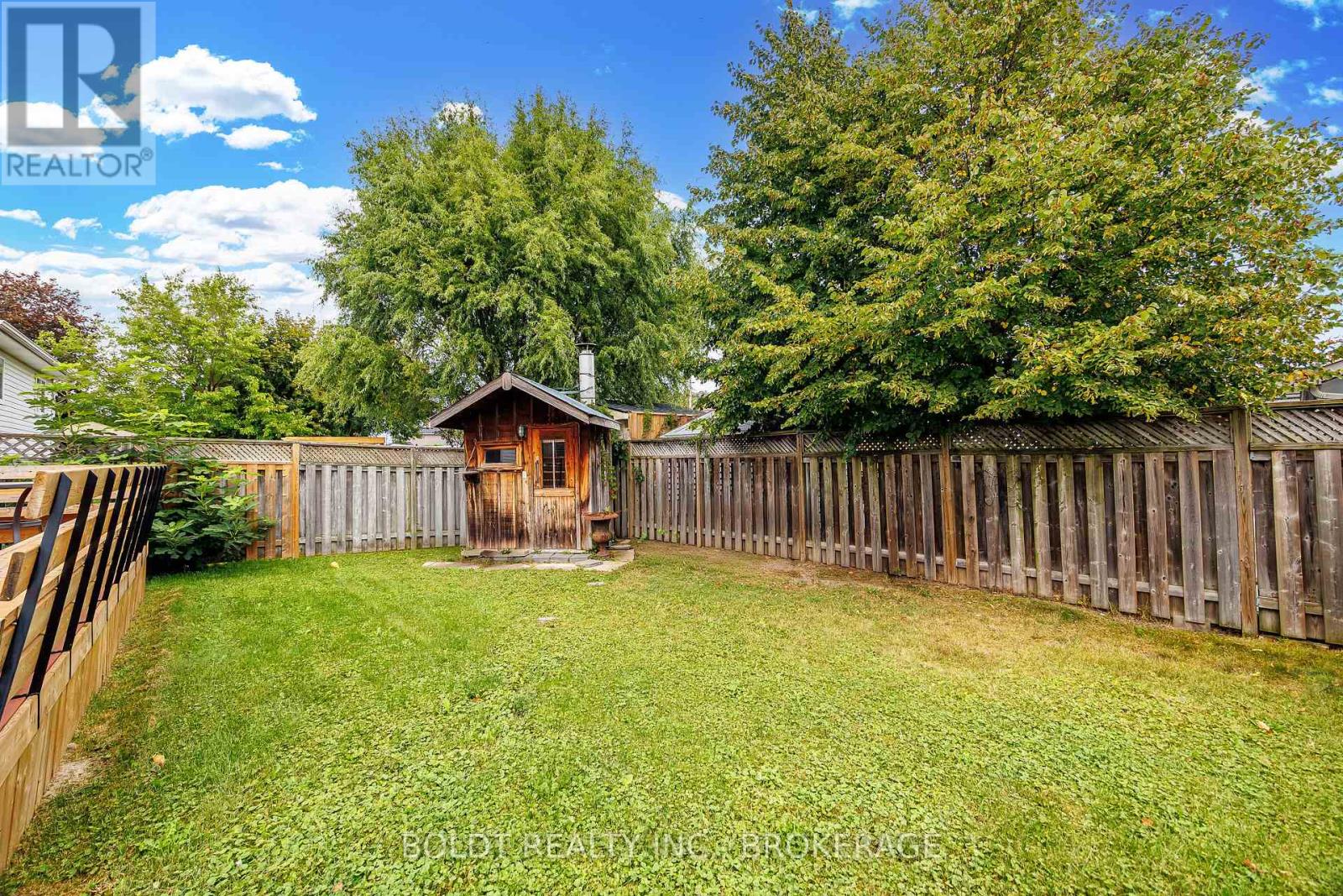 16 WESTBURY DRIVE - Image 30
