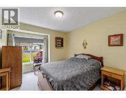 834 Redonda Pl, Qualicum Beach, BC V9K1R4 Photo 15
