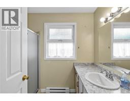 834 Redonda Pl, Qualicum Beach, BC V9K1R4 Photo 18