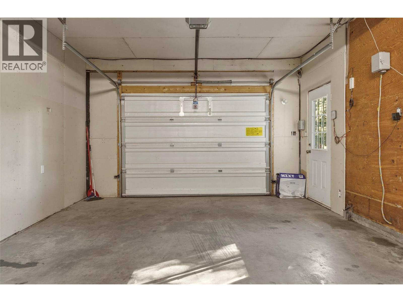 7701 Birch Lane - Image 40