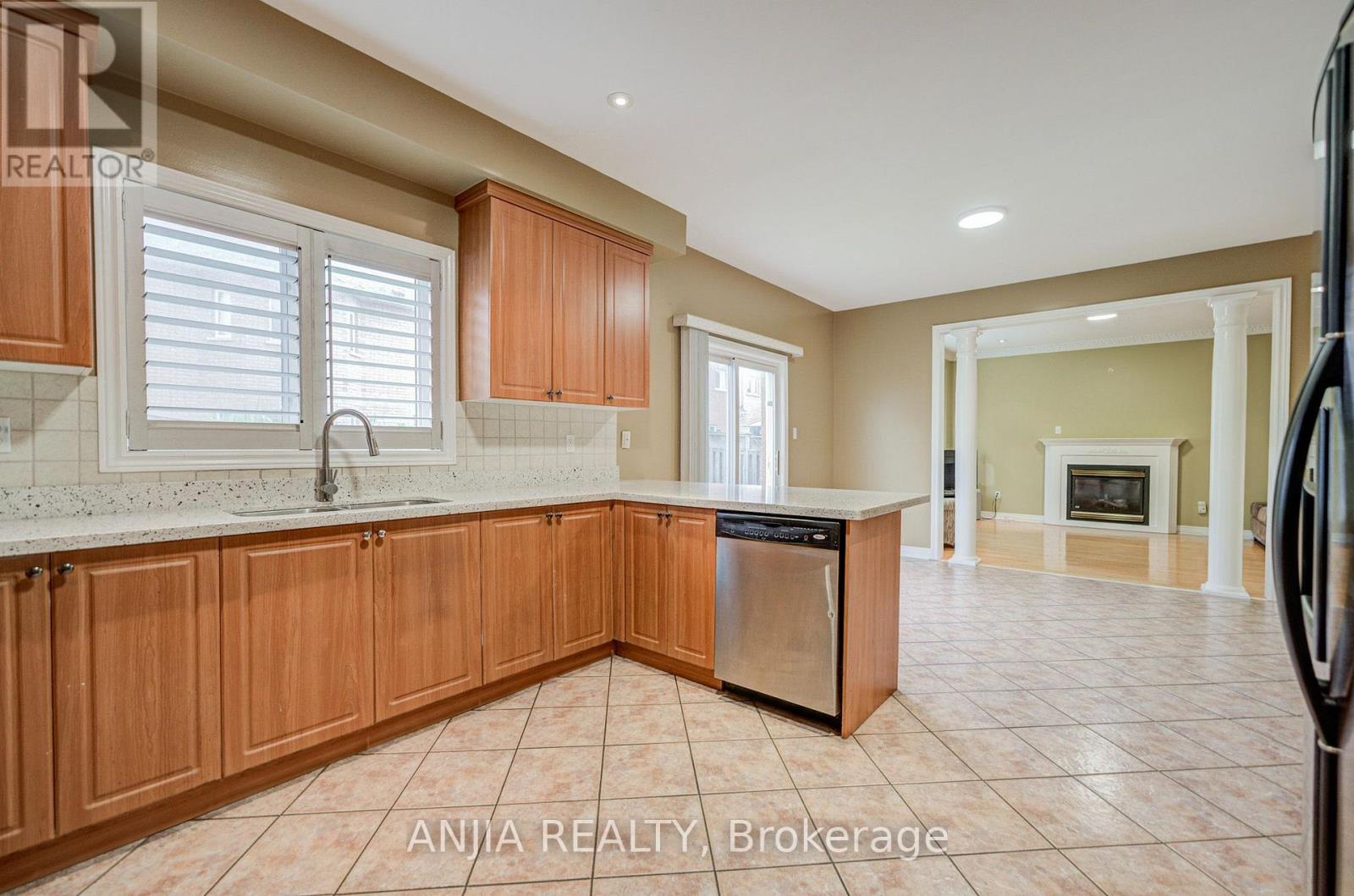 23 AYHART STREET E - Image 25